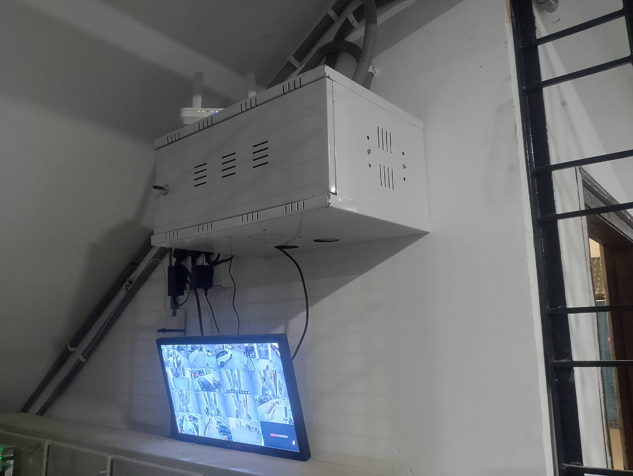 DHAN LAXMI TRADERS, PARSIGUTTA.